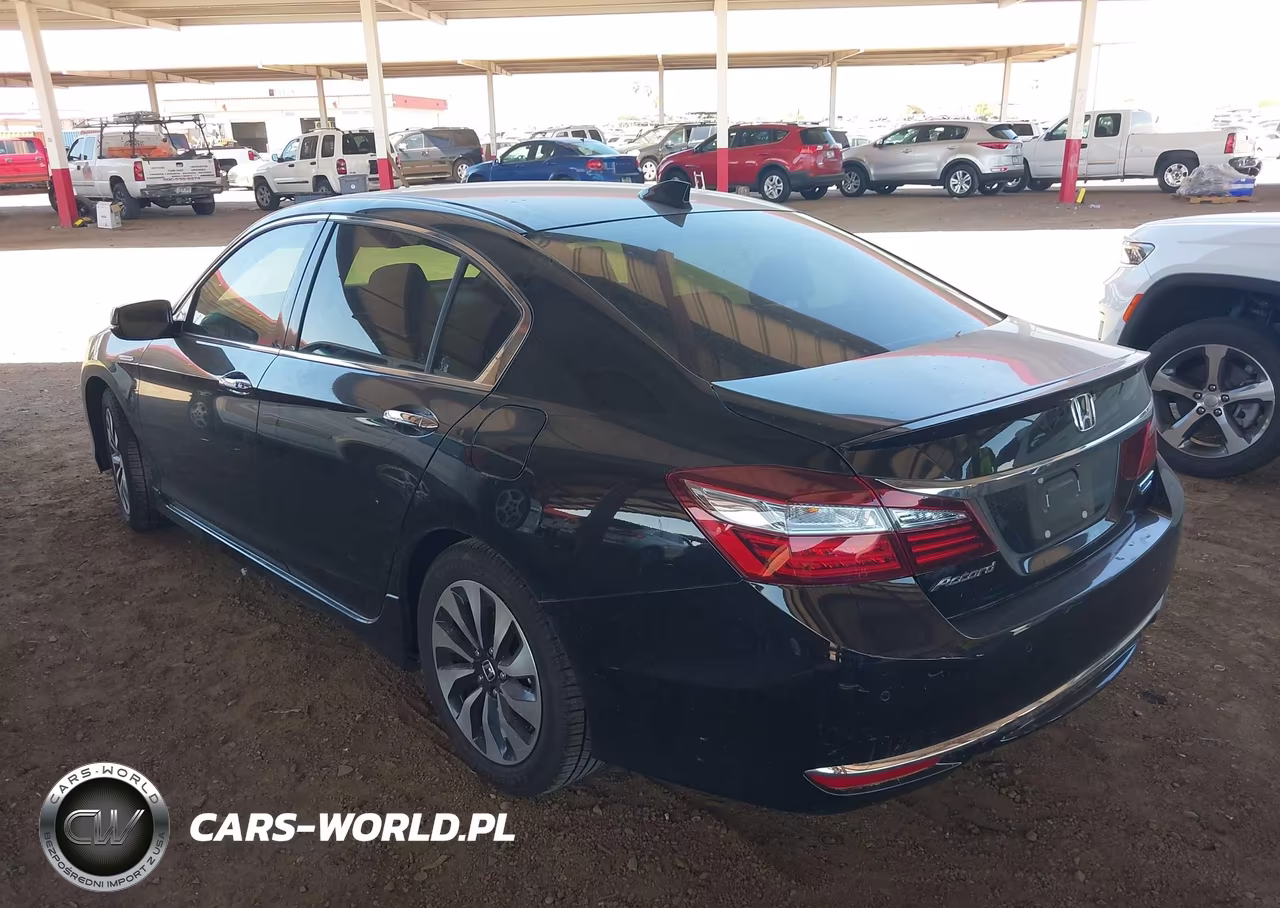 2017 Honda Accord Hybrid Touring VIN:JHMCR6F7XHC005709 - 3