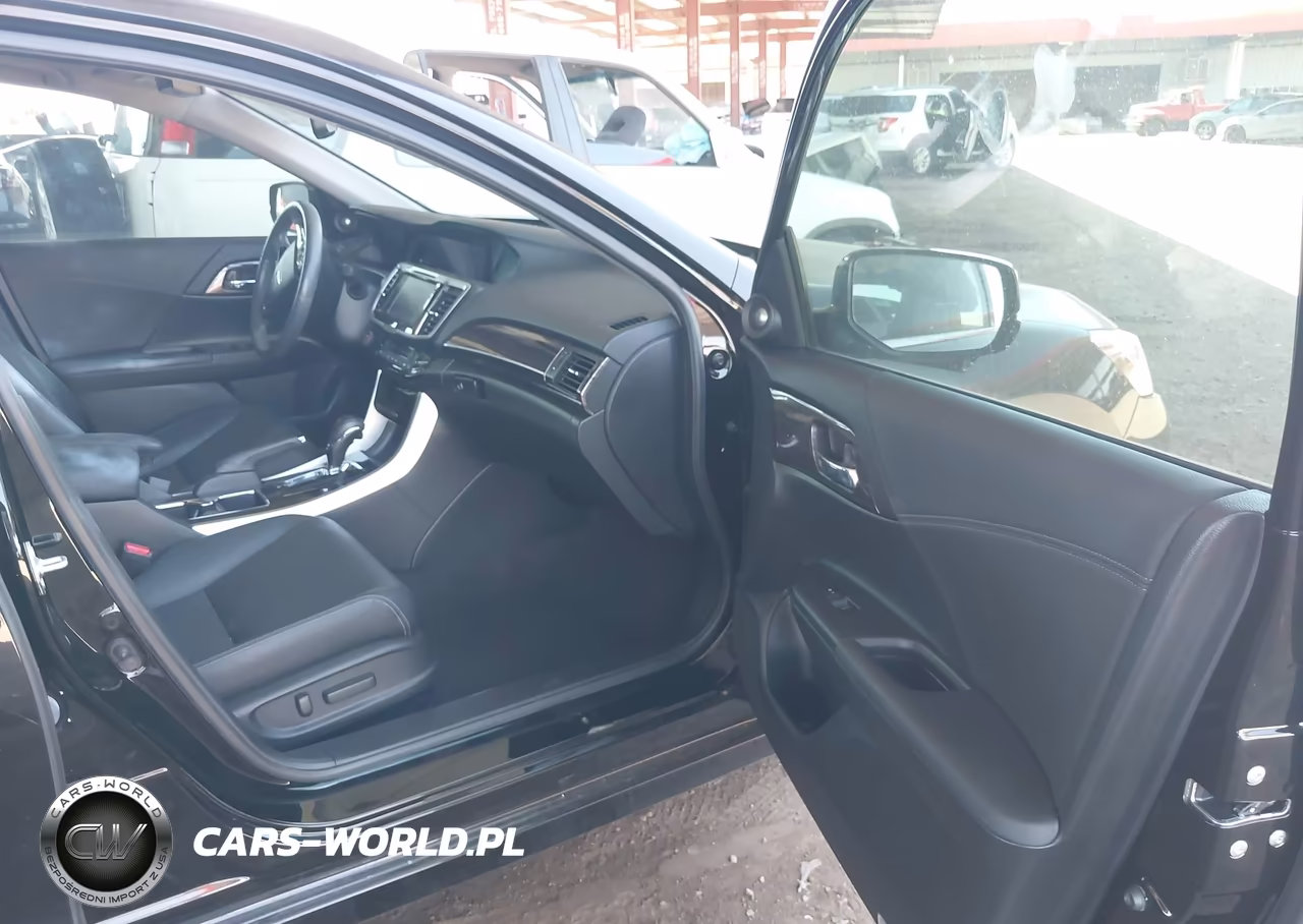 2017 Honda Accord Hybrid Touring VIN:JHMCR6F7XHC005709 - 5