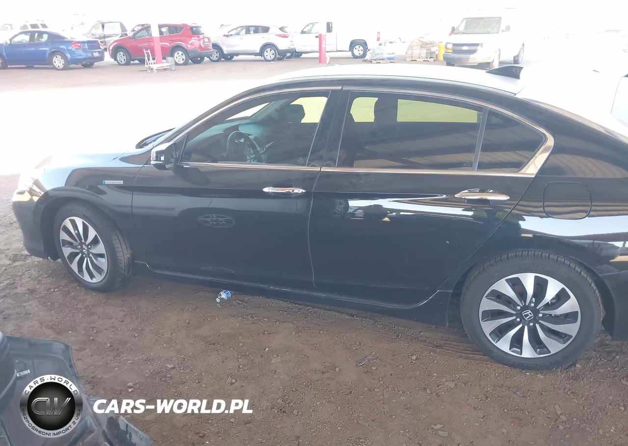 2017 Honda Accord Hybrid Touring VIN:JHMCR6F7XHC005709 - 6