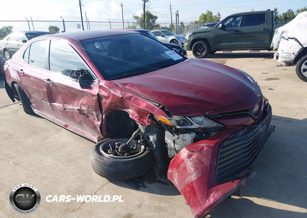 2018 Toyota Camry Le – zdjęcie 1 z 15