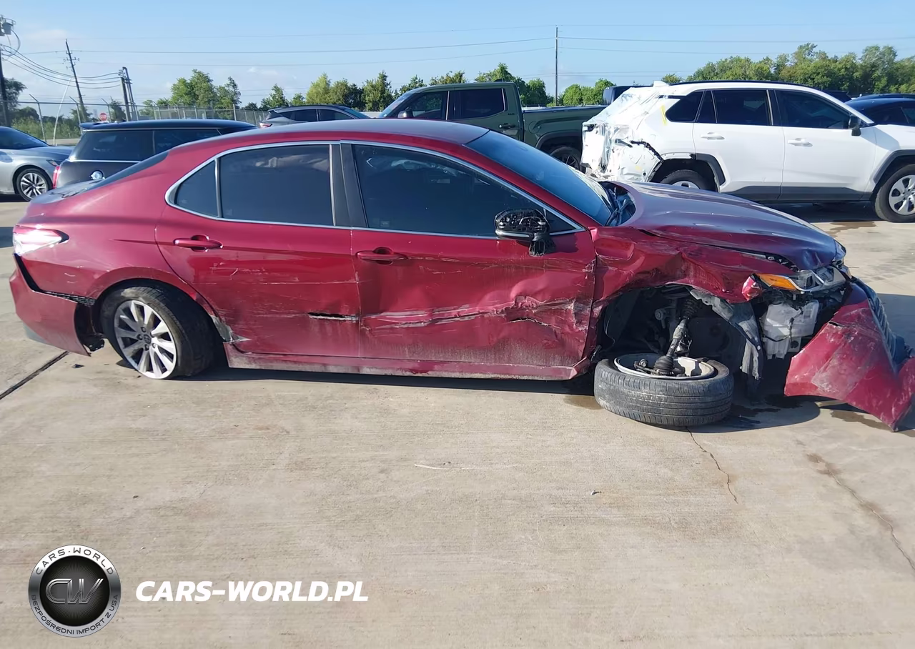 2018 Toyota Camry Le VIN:4T1B11HK8JU566107 - 12