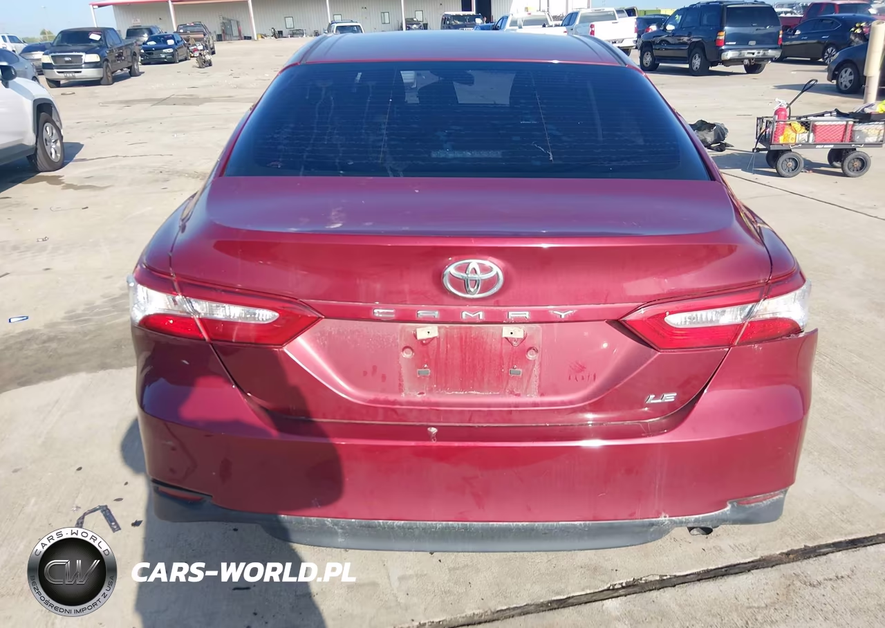 2018 Toyota Camry Le VIN:4T1B11HK8JU566107 - 15