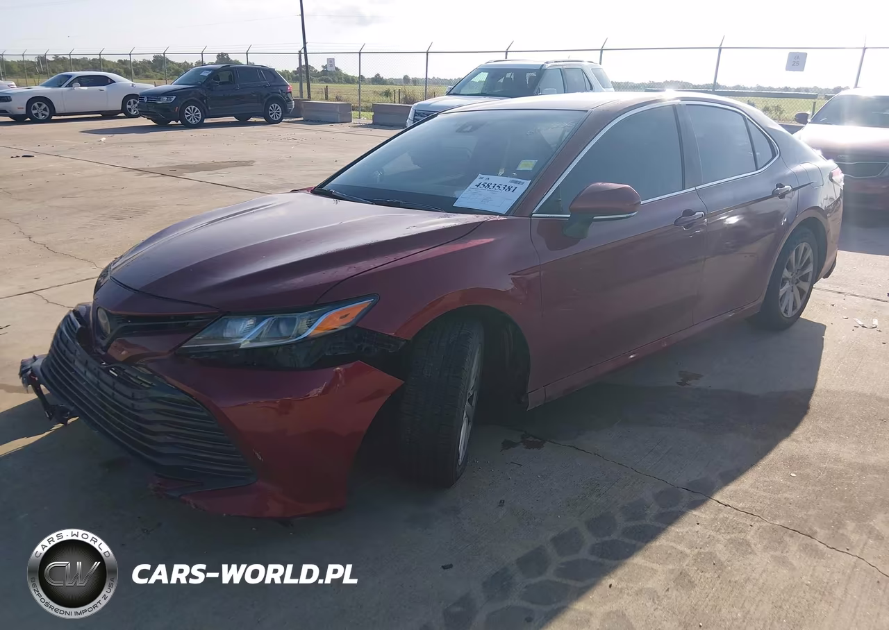 2018 Toyota Camry Le VIN:4T1B11HK8JU566107 - 2