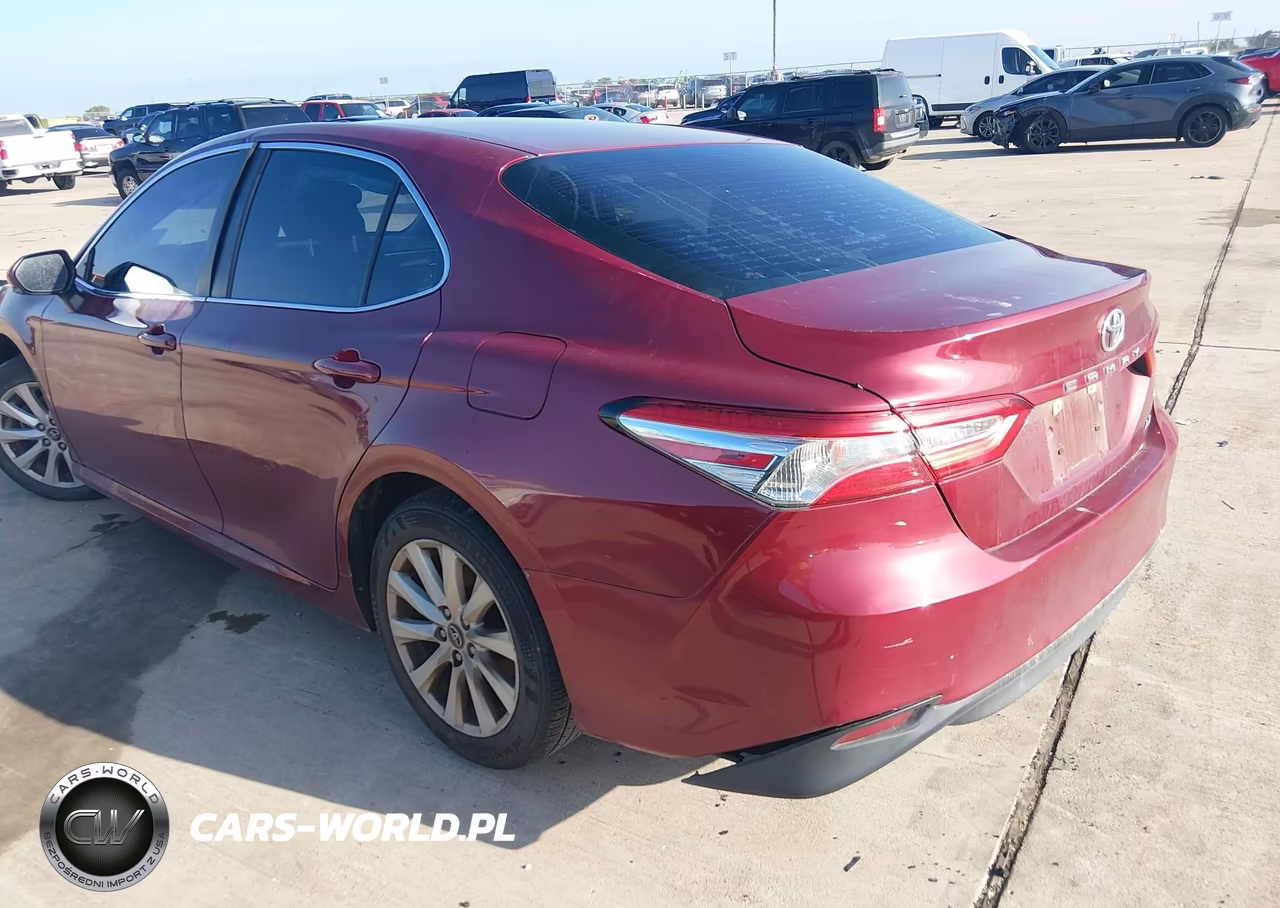 2018 Toyota Camry Le VIN:4T1B11HK8JU566107 - 3