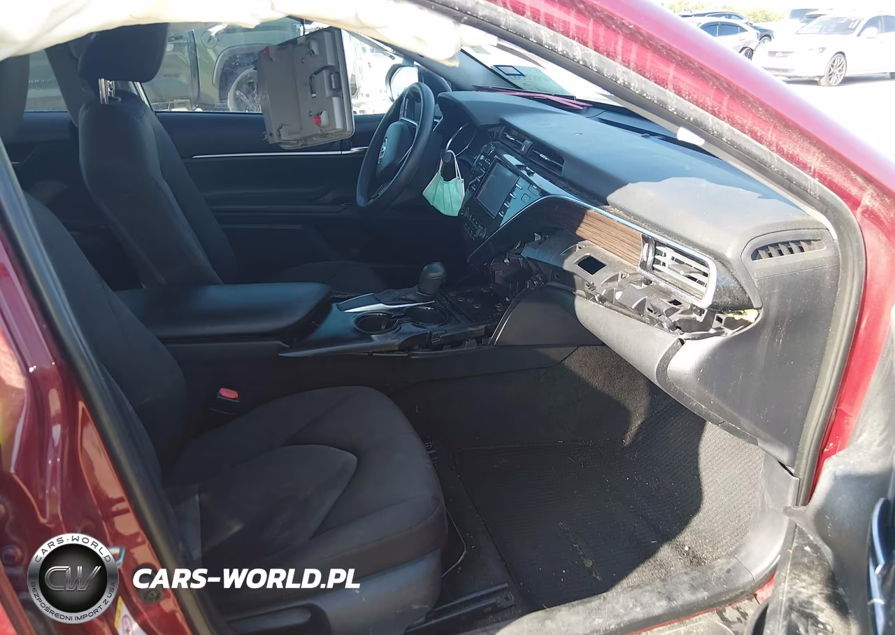 2018 Toyota Camry Le VIN:4T1B11HK8JU566107 - 5