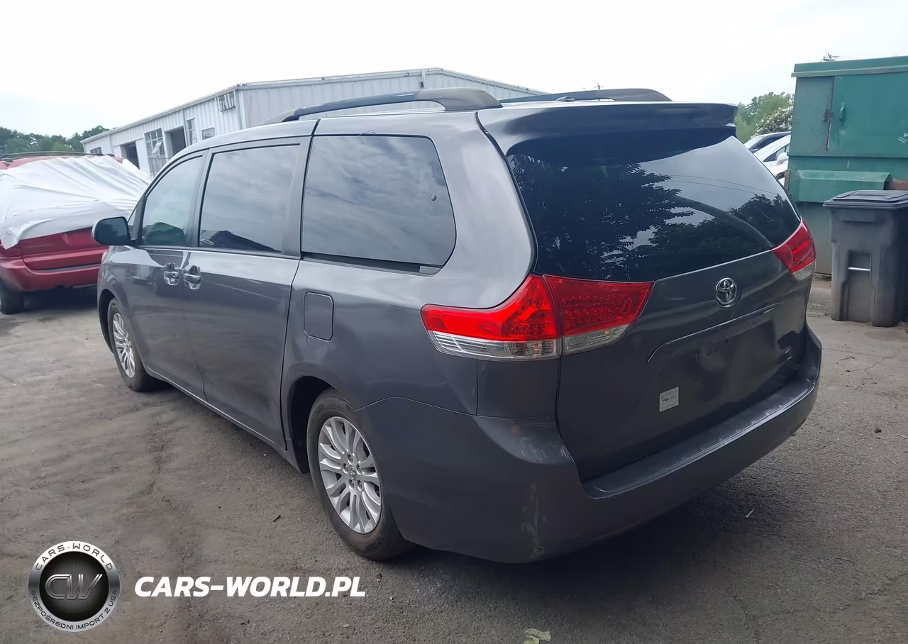 2013 Toyota Sienna Xle V6 8 Passenger VIN:5TDYK3DC4DS372947 - 3