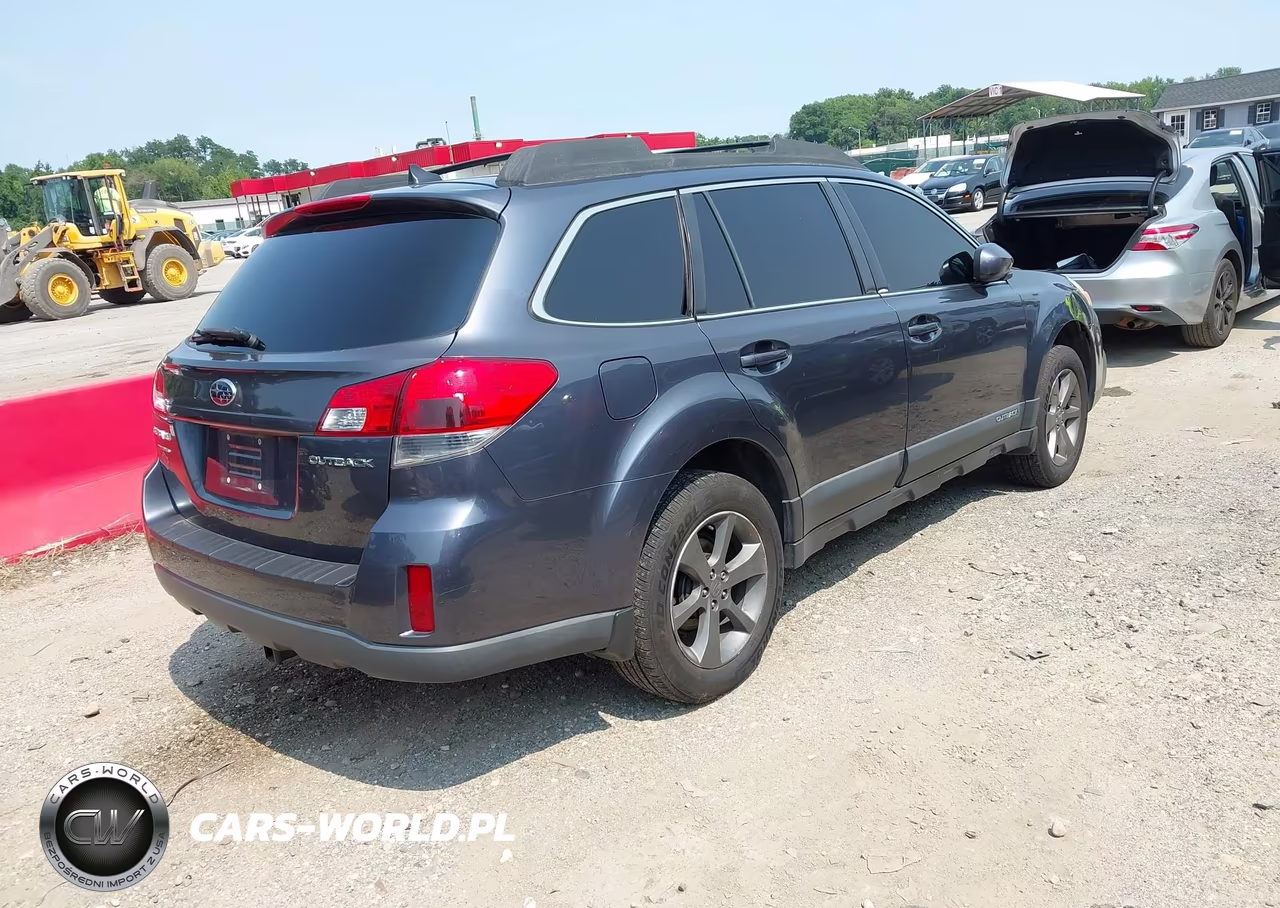 2014 Subaru Outback 2.5I Premium VIN:4S4BRCCC6E3307373 - 4