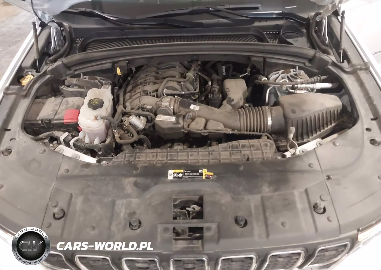 2023 Jeep Grand Cherokee Laredo 4X4 VIN:1C4RJHAGXPC658495 - 10