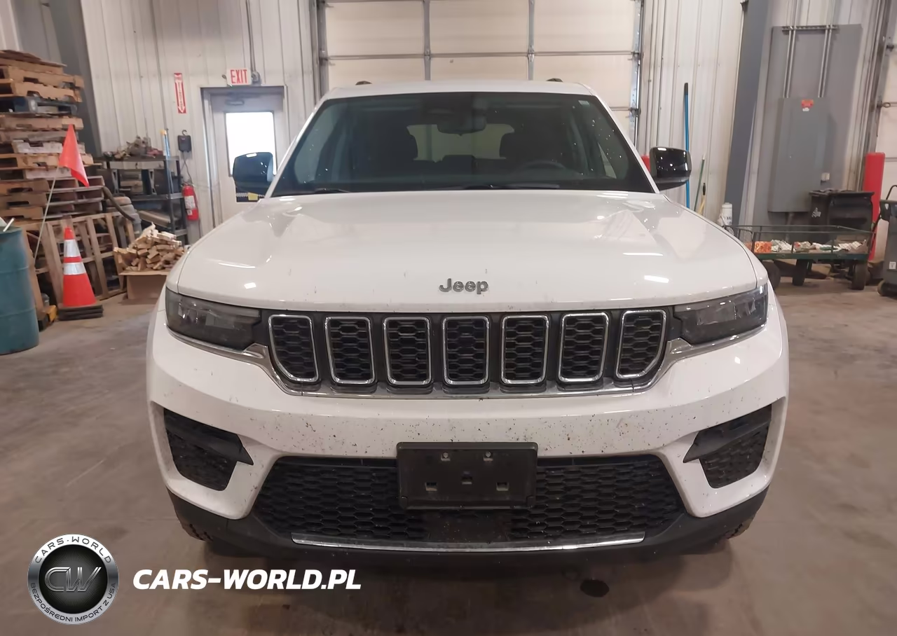 2023 Jeep Grand Cherokee Laredo 4X4 VIN:1C4RJHAGXPC658495 - 12