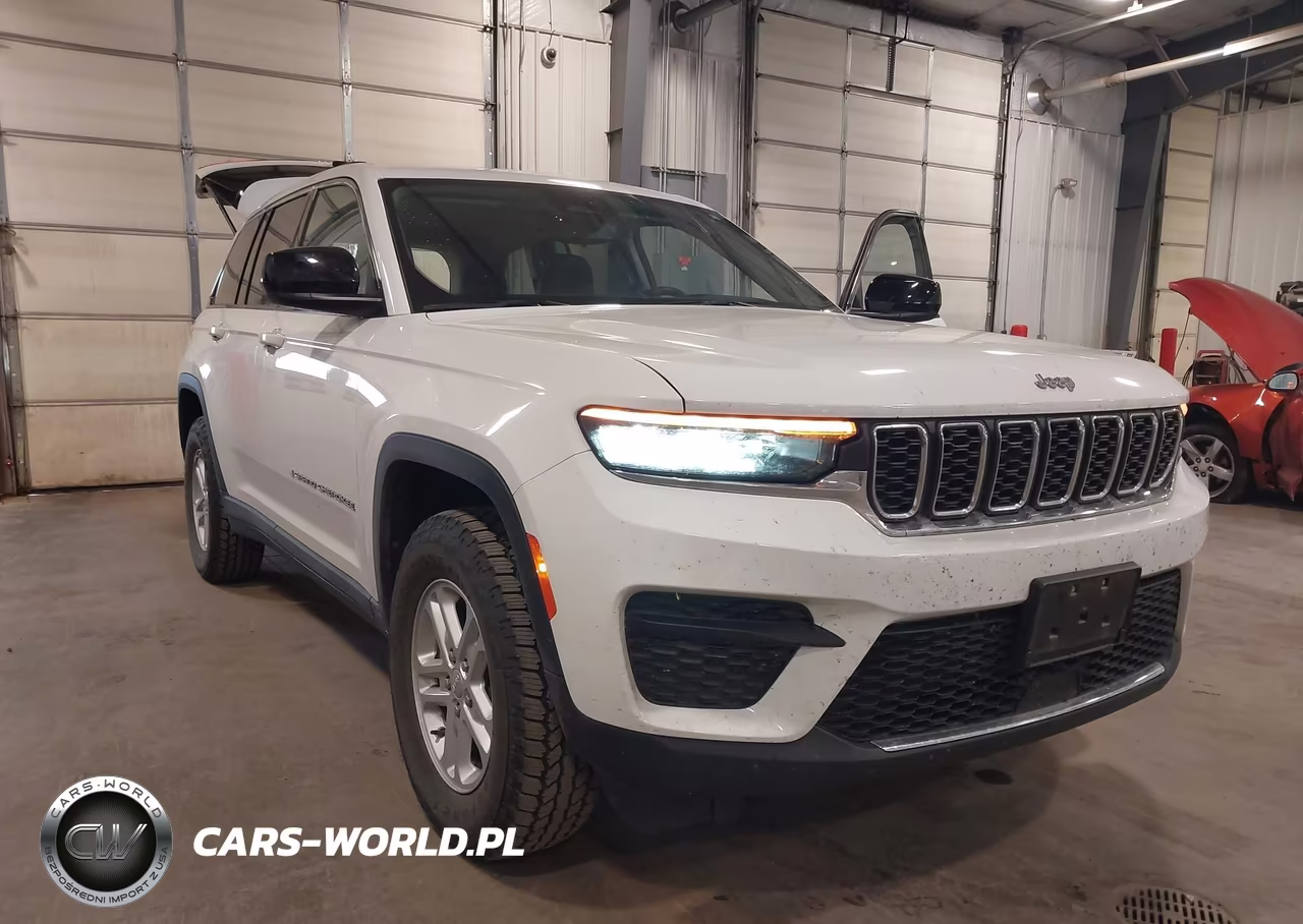 2023 Jeep Grand Cherokee Laredo 4X4 VIN:1C4RJHAGXPC658495 - 6