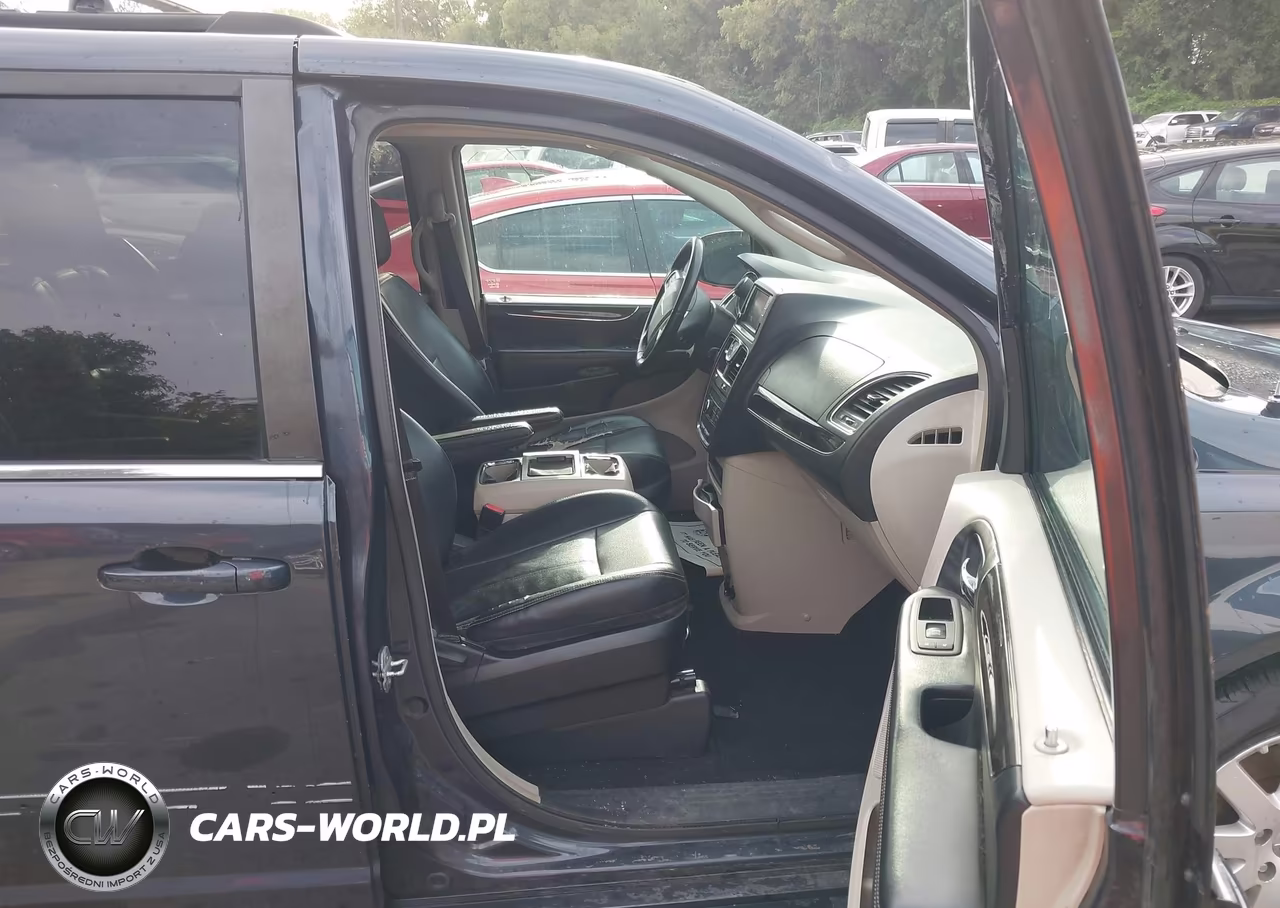 2013 Chrysler Town & Country Touring VIN:2C4RC1BG9DR779568 - 5