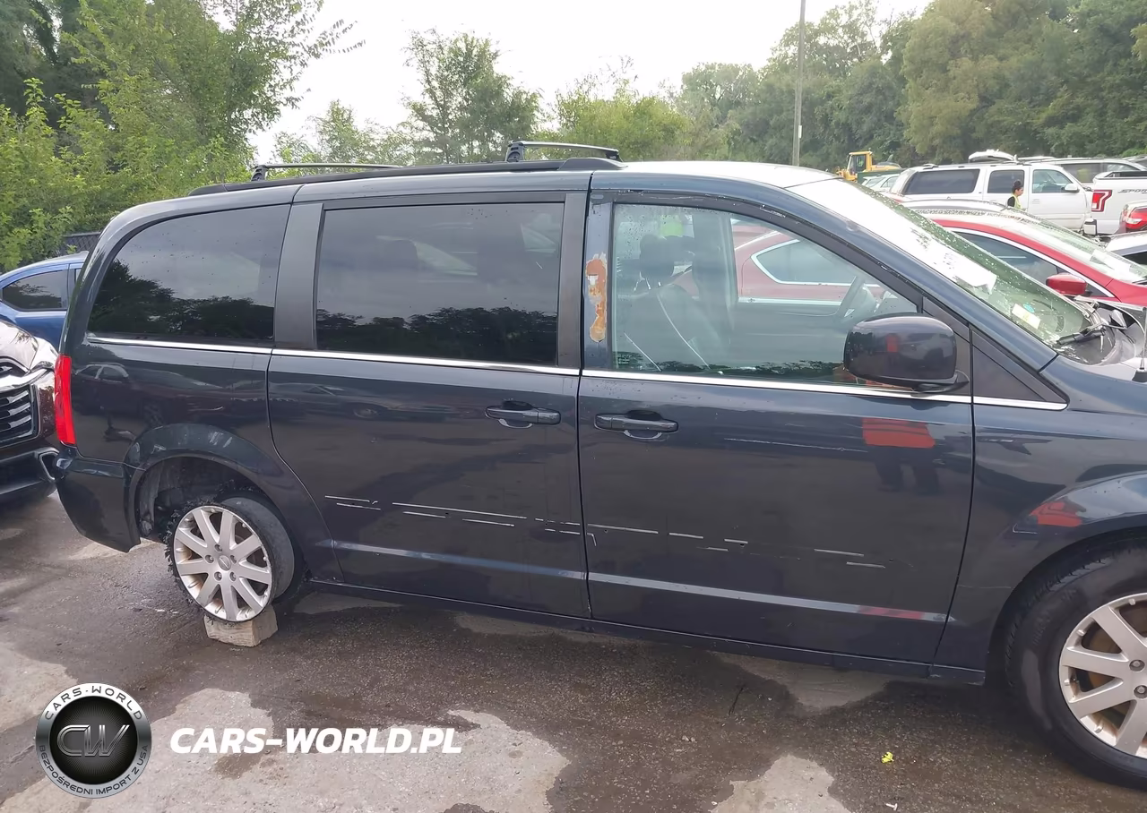 2013 Chrysler Town & Country Touring VIN:2C4RC1BG9DR779568 - 6