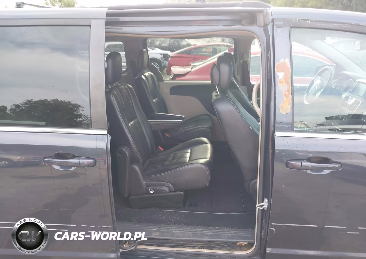 2013 Chrysler Town & Country Touring VIN:2C4RC1BG9DR779568 - 8