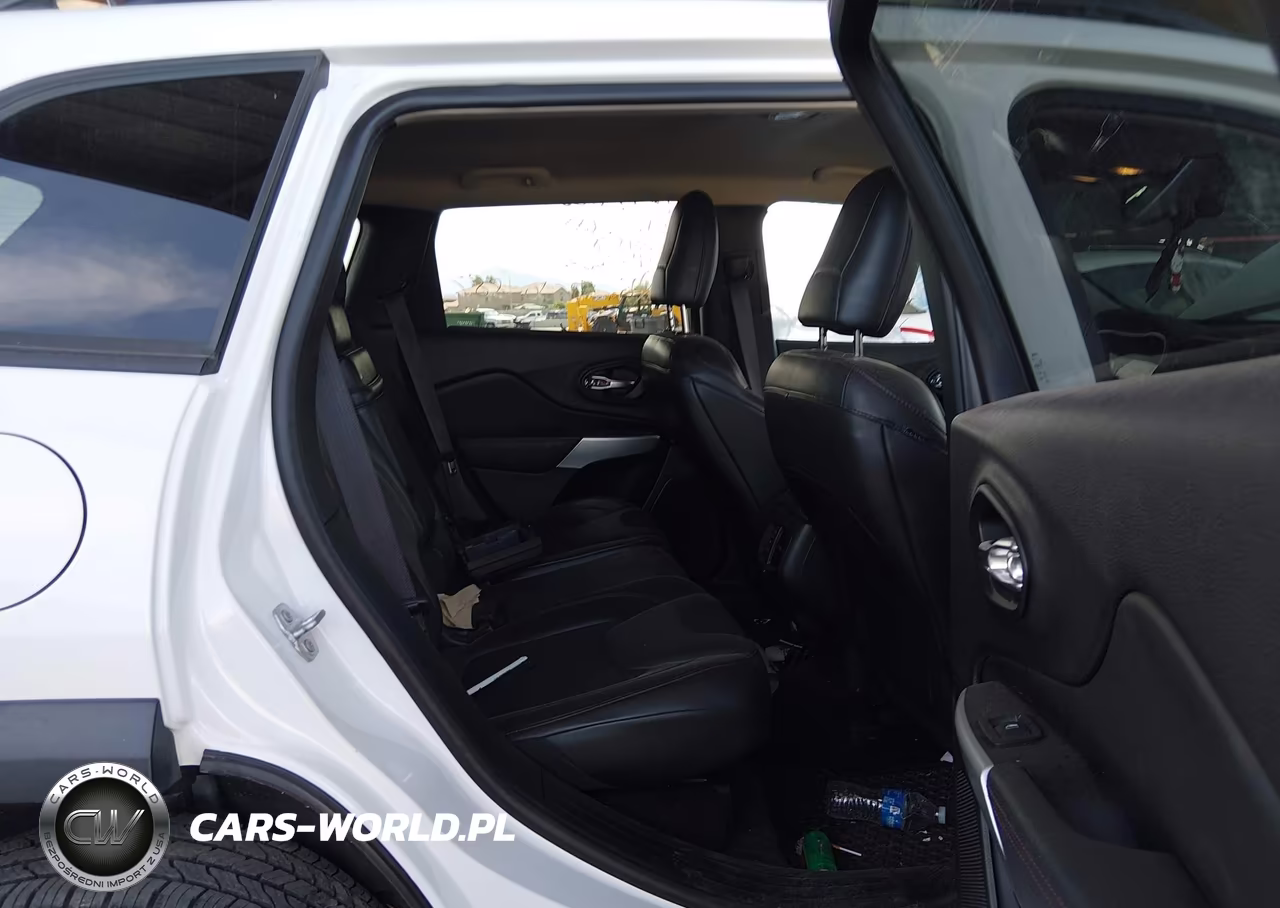 2018 Jeep Cherokee Trailhawk VIN:1C4PJMBX2JD608187 - 8