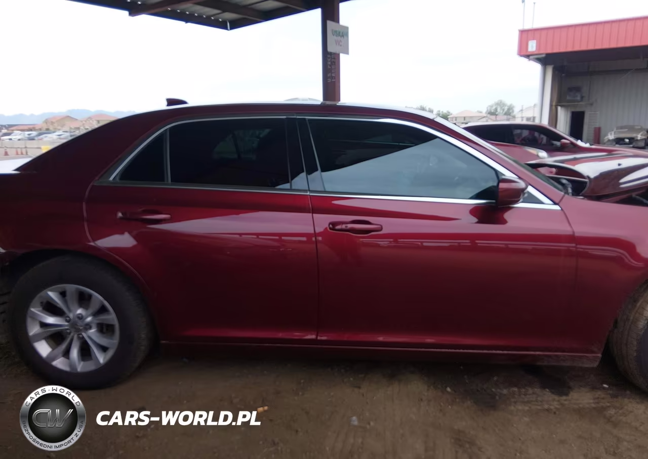 2021 Chrysler 300 Touring VIN:2C3CCAAG1MH554854 - 13