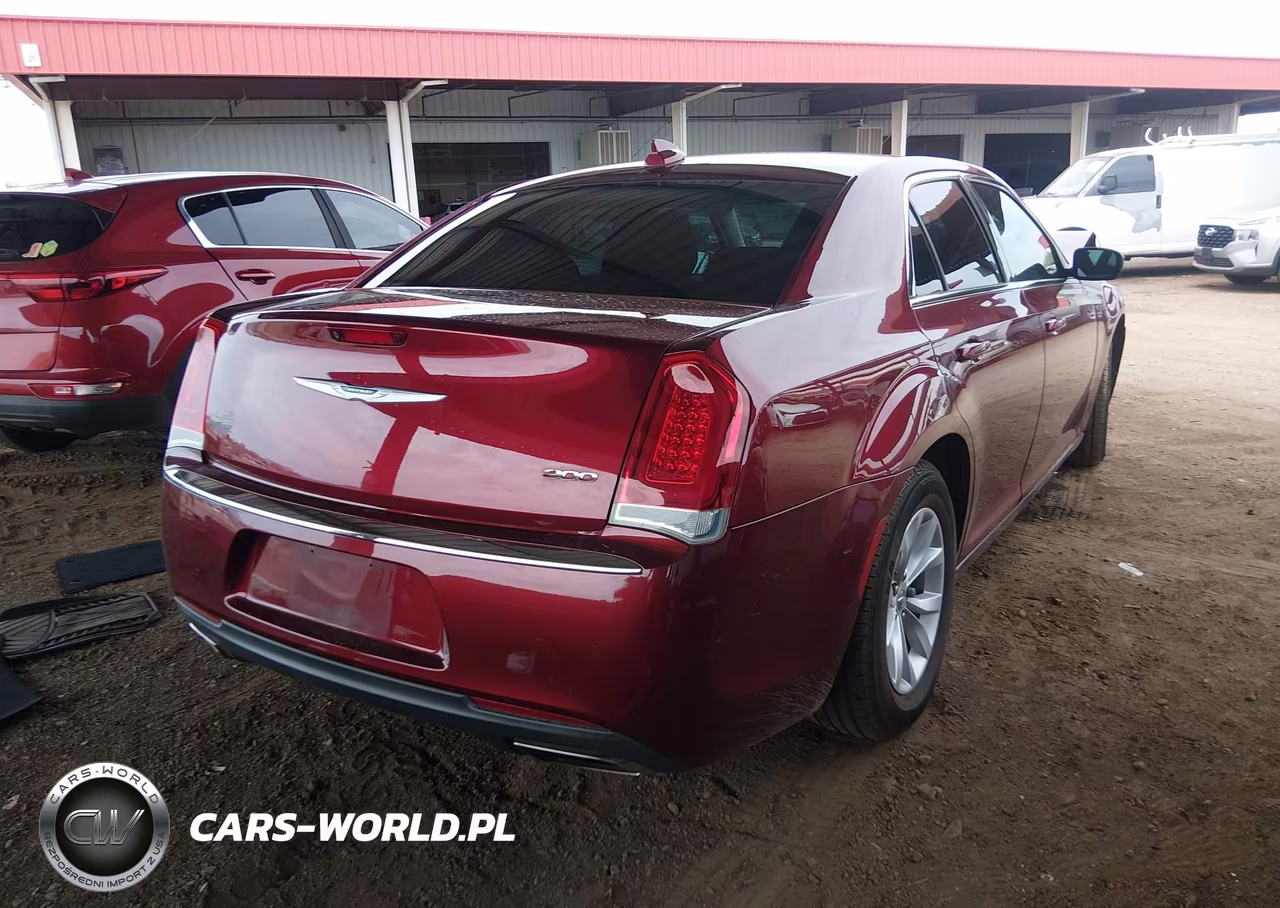2021 Chrysler 300 Touring VIN:2C3CCAAG1MH554854 - 4
