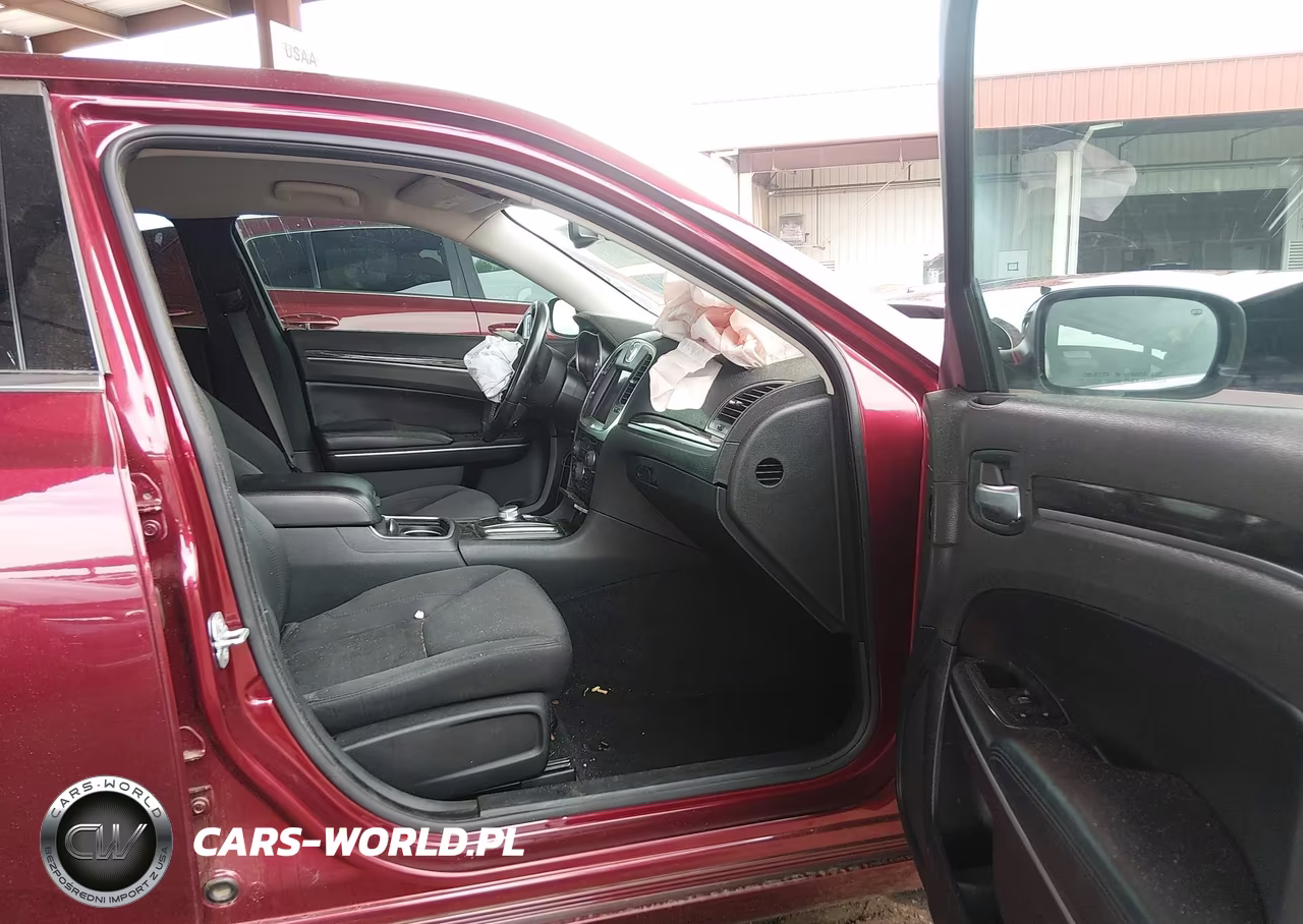 2021 Chrysler 300 Touring VIN:2C3CCAAG1MH554854 - 5