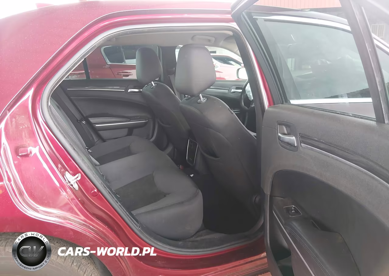 2021 Chrysler 300 Touring VIN:2C3CCAAG1MH554854 - 8