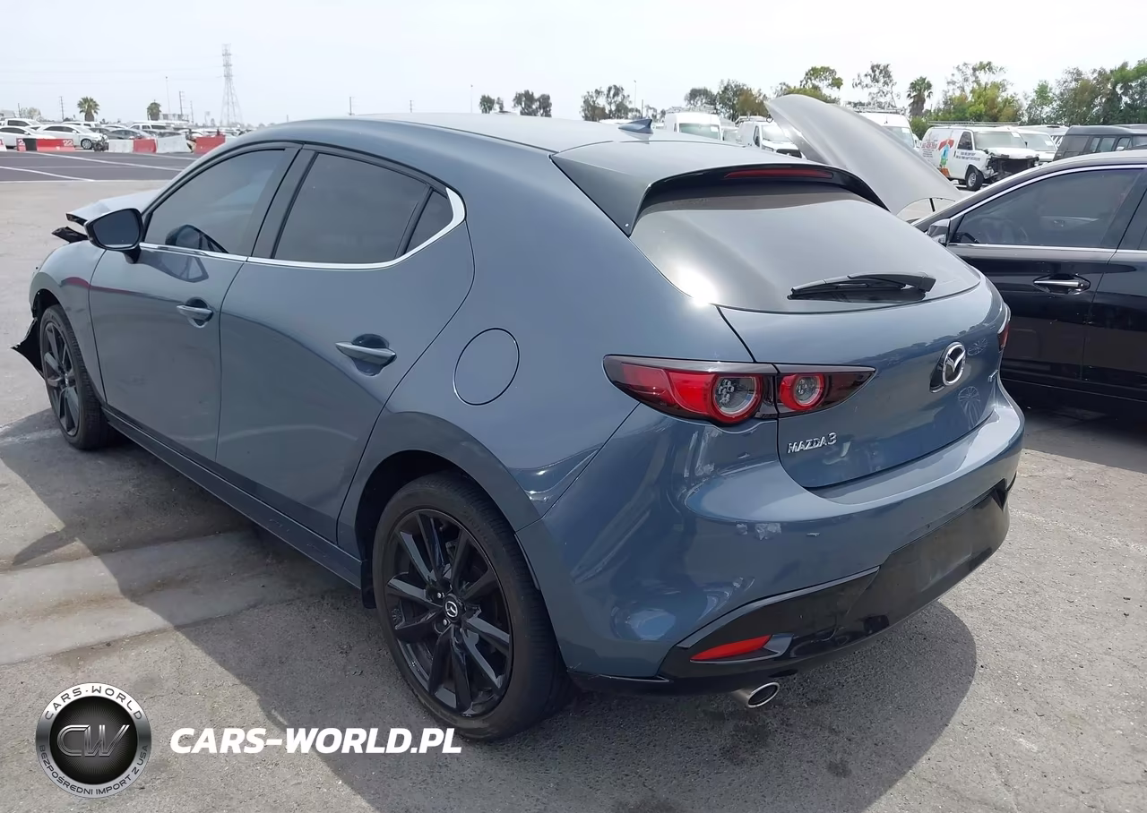 2021 Mazda Mazda3 Premium VIN:JM1BPAML3M1401850 - 3