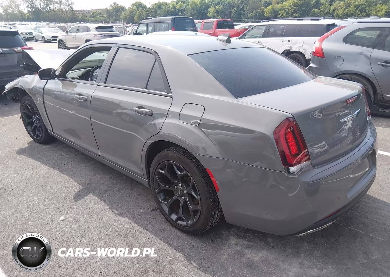 2019 Chrysler 300 300S VIN:2C3CCABG8KH654140 - 3