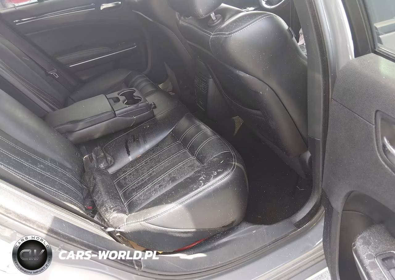 2019 Chrysler 300 300S VIN:2C3CCABG8KH654140 - 8