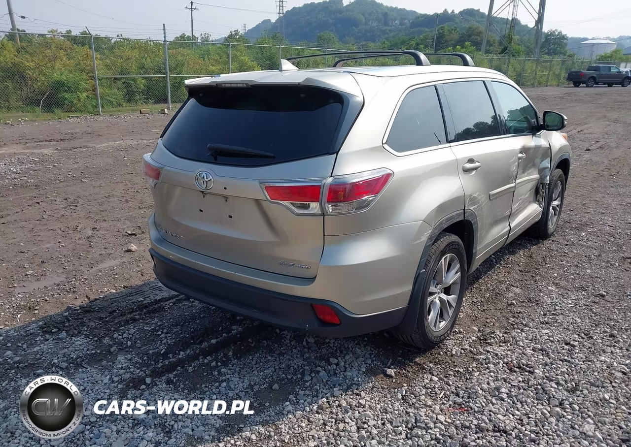 2014 Toyota Highlander Xle V6 VIN:5TDJKRFH8ES055607 - 4