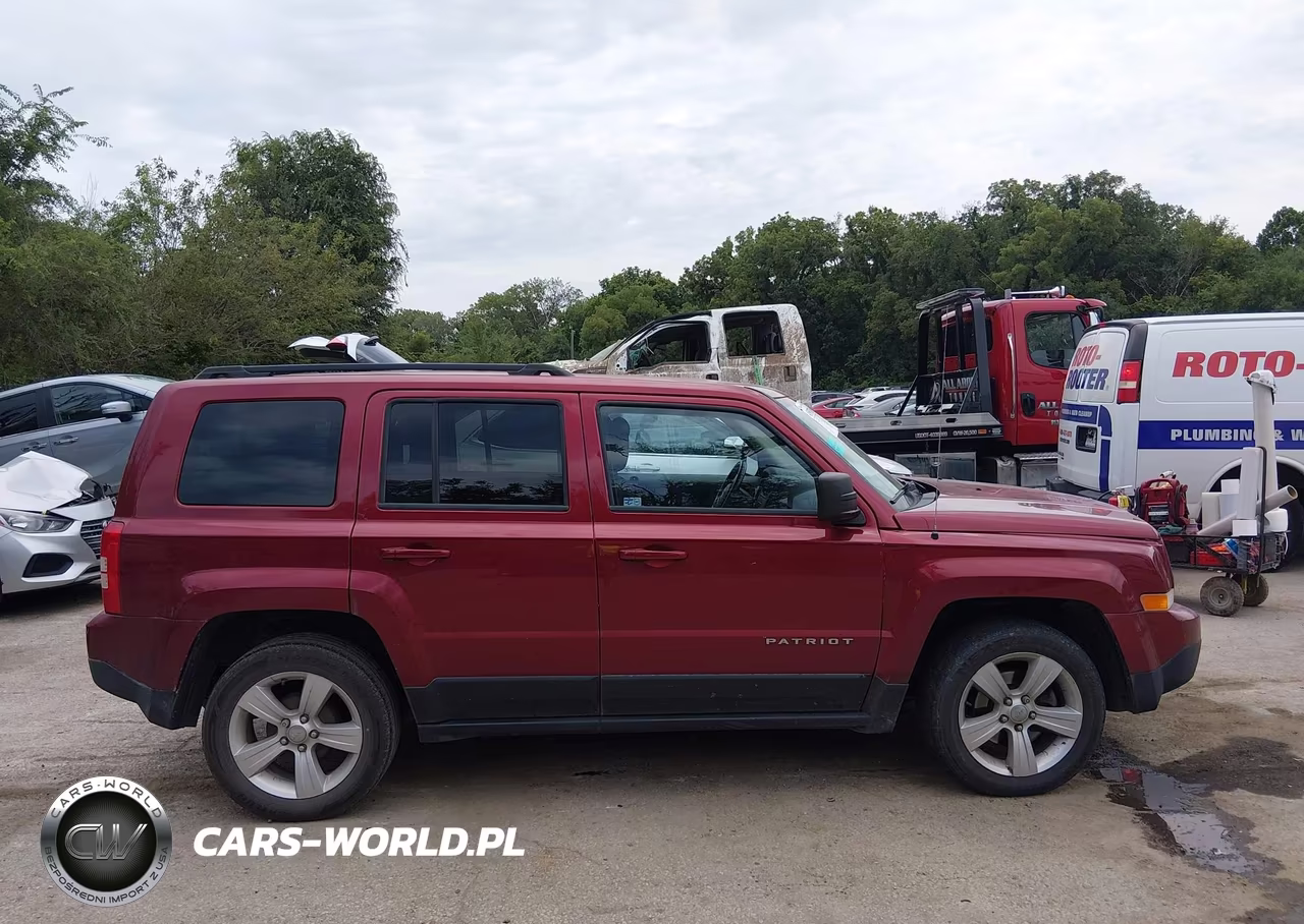2016 Jeep Patriot Latitude VIN:1C4NJPFB1GD570094 - 13