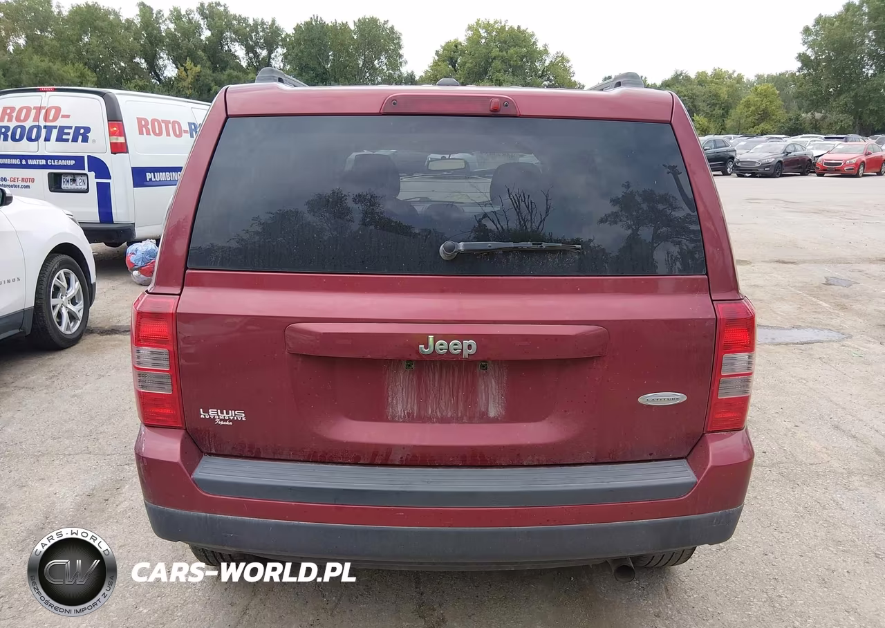 2016 Jeep Patriot Latitude VIN:1C4NJPFB1GD570094 - 16