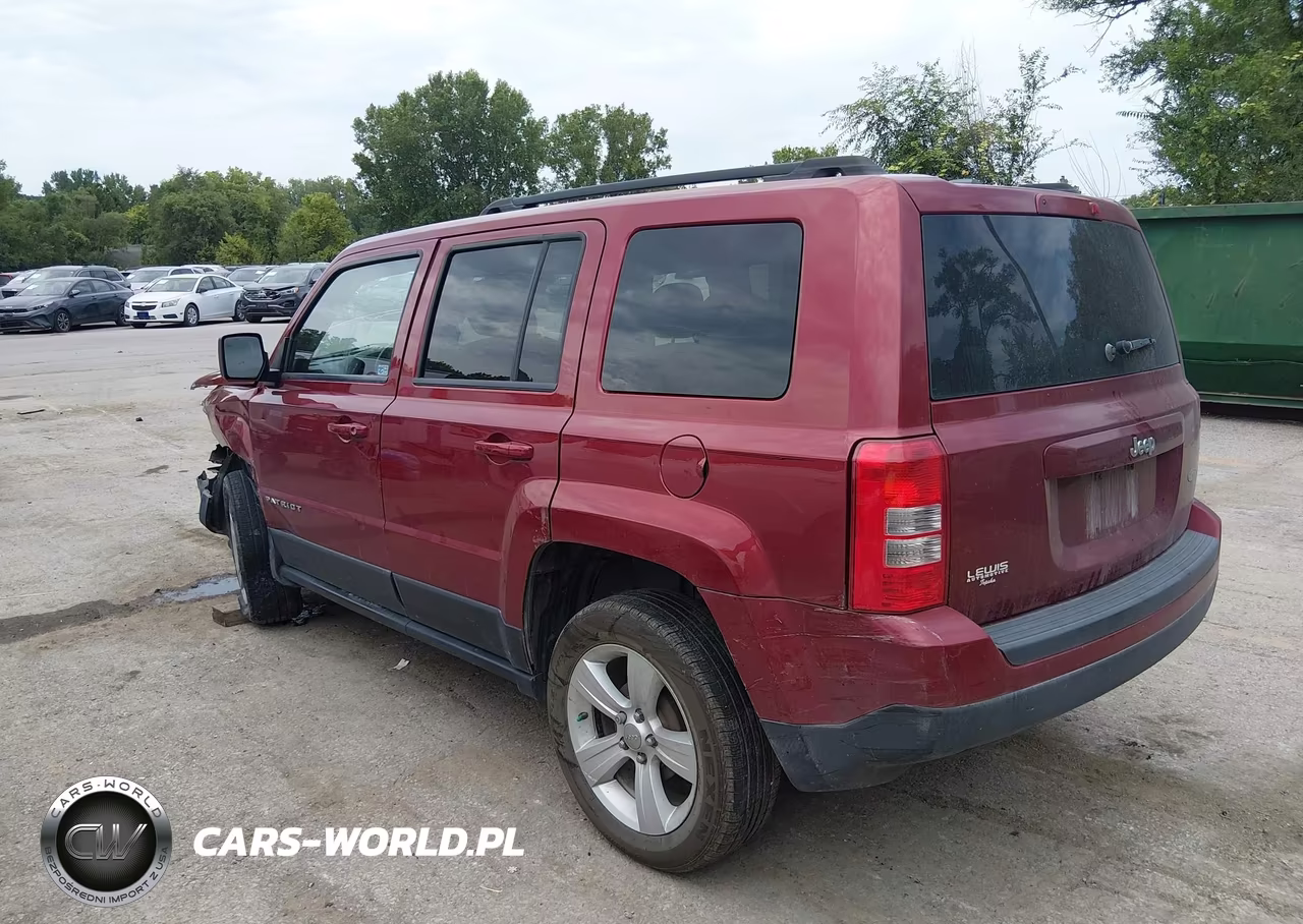 2016 Jeep Patriot Latitude VIN:1C4NJPFB1GD570094 - 3