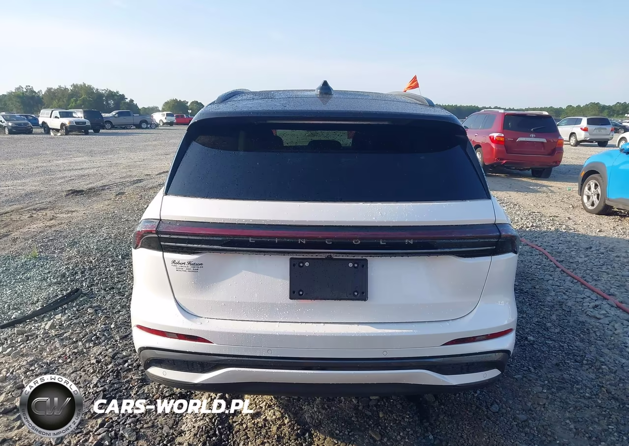 2026 Lincoln Nautilus Reserve VIN:5LMPJ8KA5TJ052618 - 16