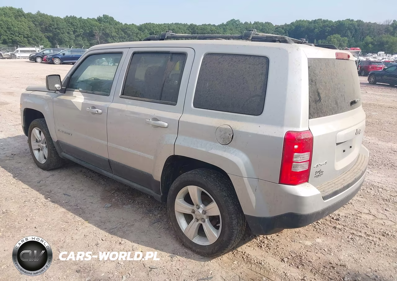 2012 Jeep Patriot Latitude VIN:1C4NJRFB8CD511064 - 3