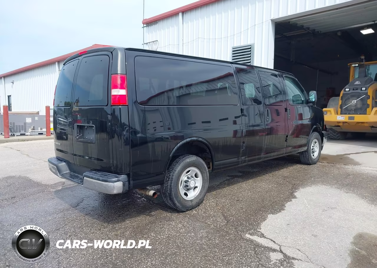 2017 Chevrolet Express 3500 Lt VIN:1GAZGPFG0H1289251 - 4