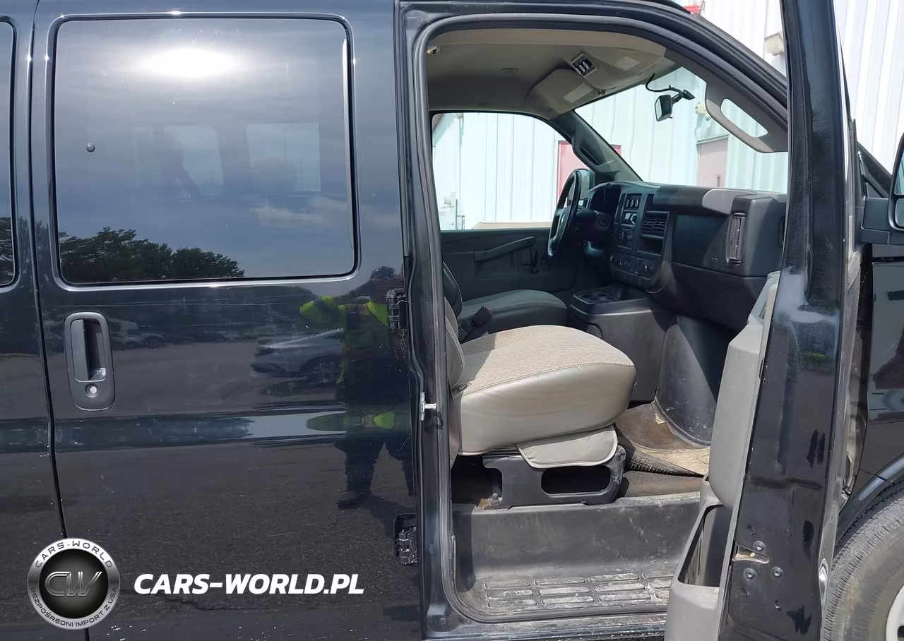 2017 Chevrolet Express 3500 Lt VIN:1GAZGPFG0H1289251 - 5