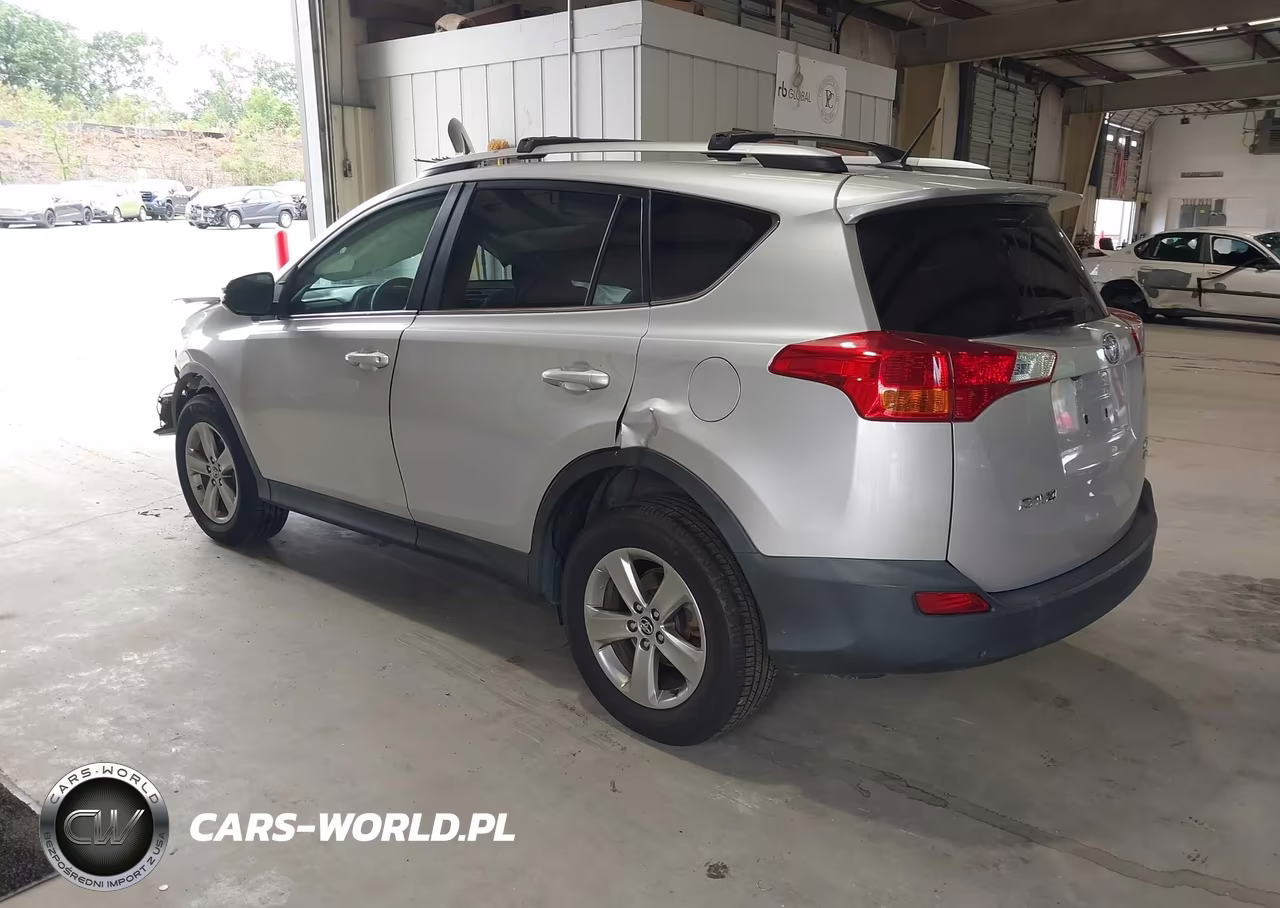 2015 Toyota Rav4 Xle VIN:2T3RFREV1FW379562 - 3