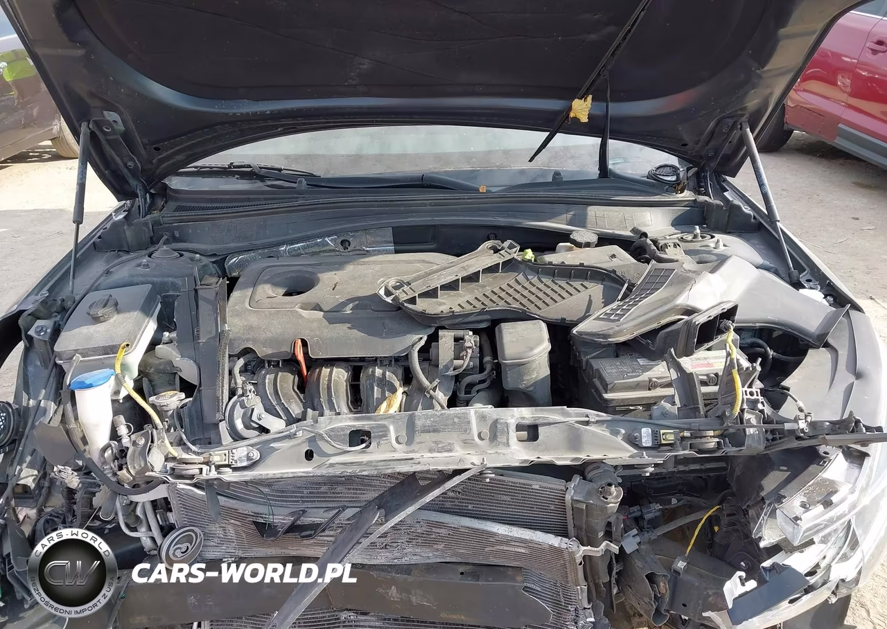 2020 Kia Optima S VIN:5XXGT4L36LG425437 - 10