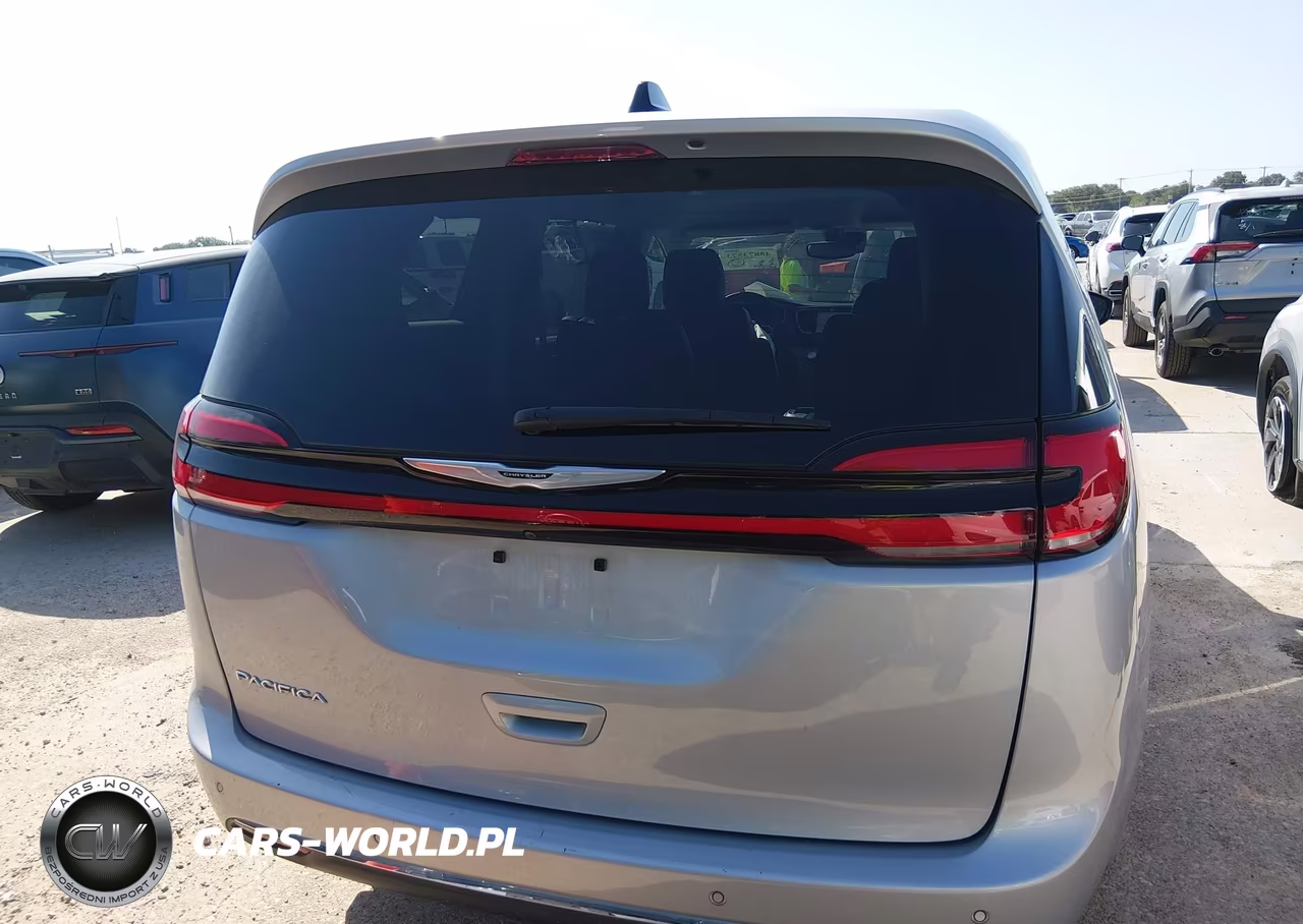 2024 Chrysler Pacifica Touring L VIN:2C4RC1BG5RR123018 - 16