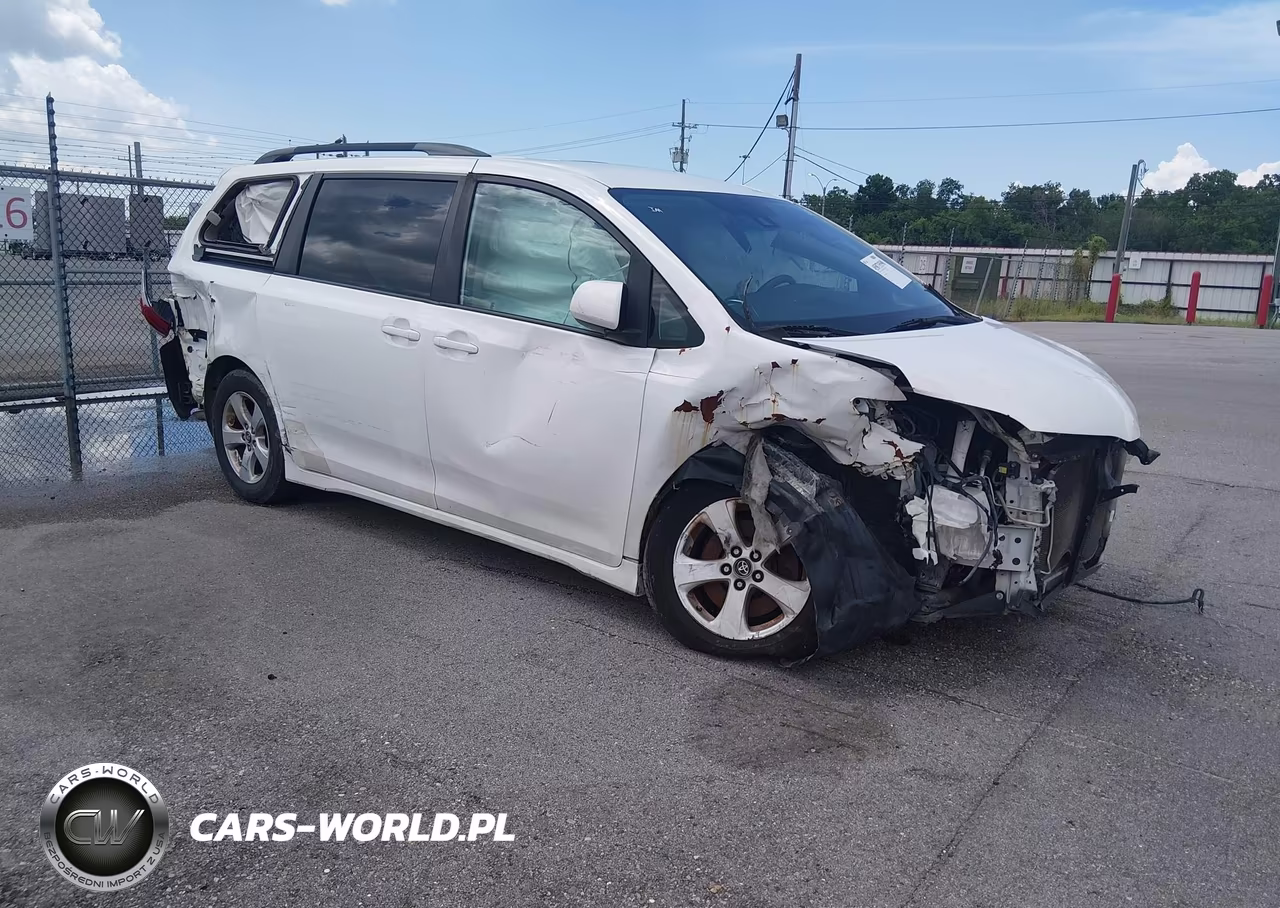 2019 Toyota Sienna Le 8 Passenger