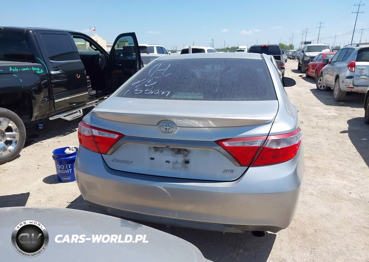 2015 Toyota Camry Se VIN:4T1BF1FK8FU488553 - 17