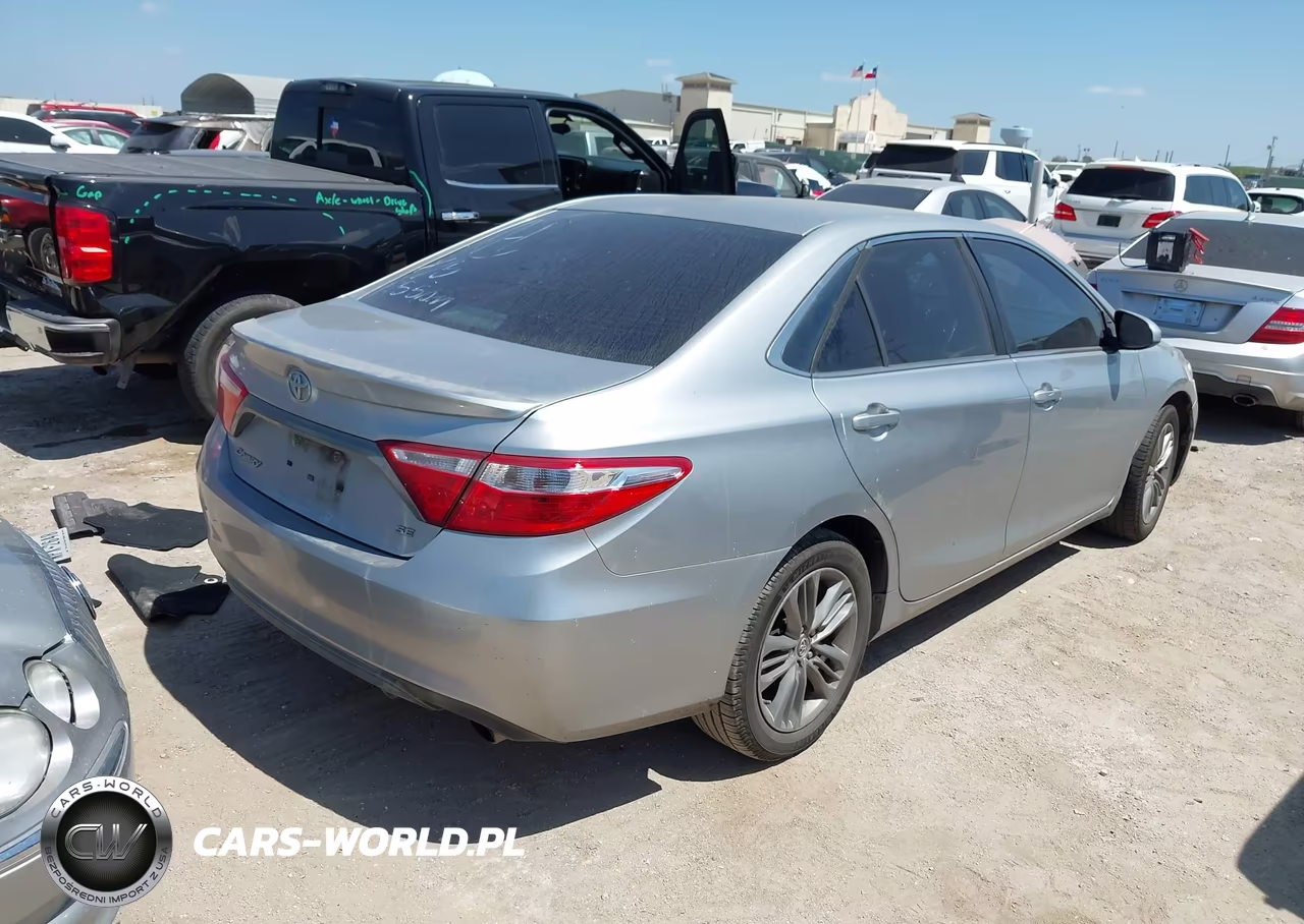 2015 Toyota Camry Se VIN:4T1BF1FK8FU488553 - 4