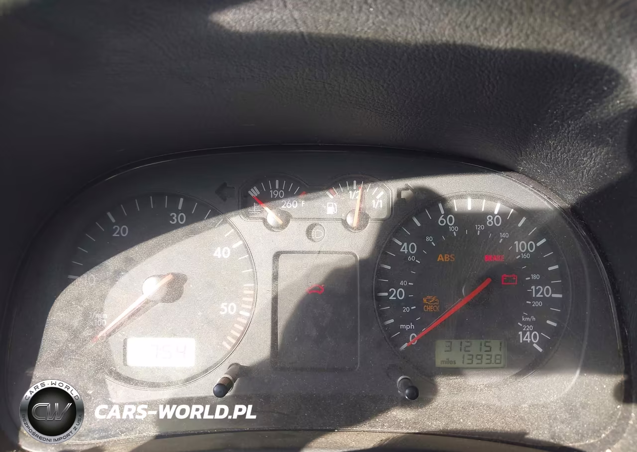 2000 Volkswagen Jetta Gls Tdi VIN:3VWSF29M5YM111108 - 7