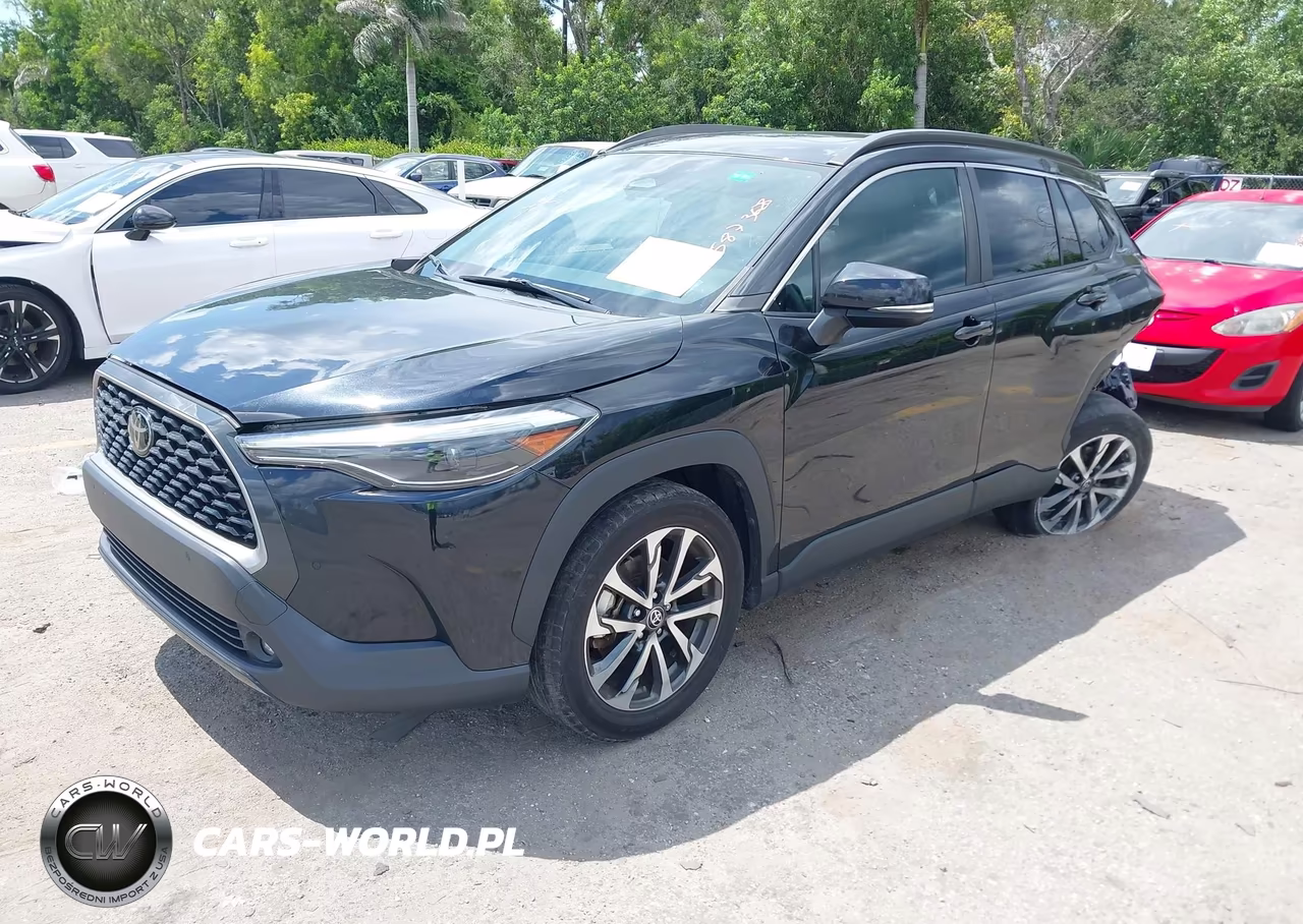2023 Toyota Corolla Cross Xle VIN:7MUDAAAG6PV047496 - 2