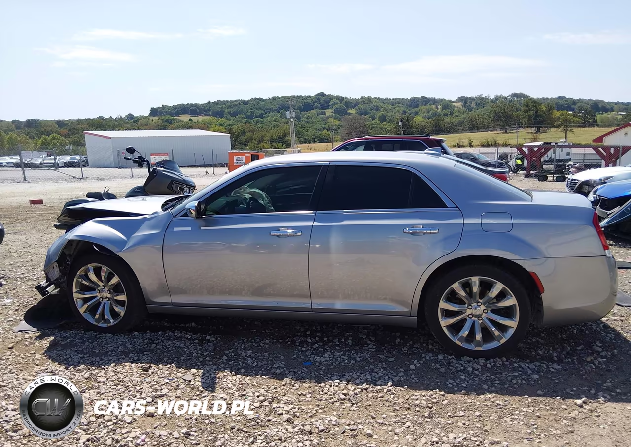 2018 Chrysler 300 Limited VIN:2C3CCAEG0JH261856 - 14