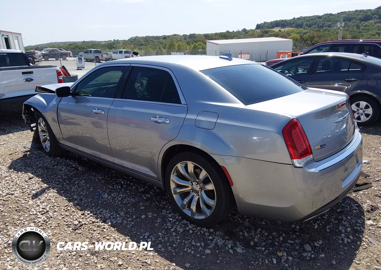 2018 Chrysler 300 Limited VIN:2C3CCAEG0JH261856 - 3