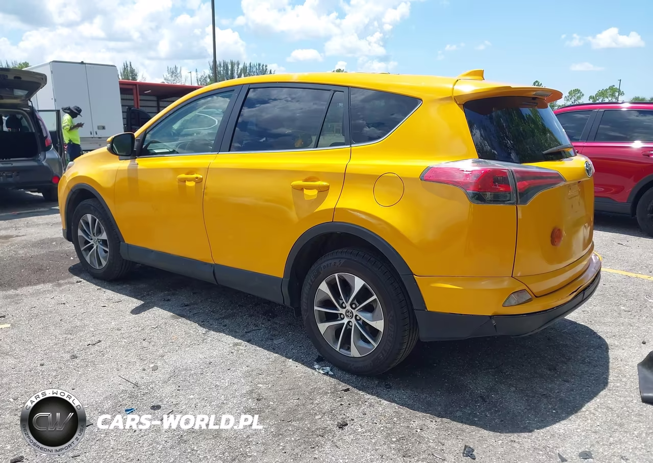 2018 Toyota Rav4 Hybrid Le VIN:JTMRJREV6JD249362 - 3