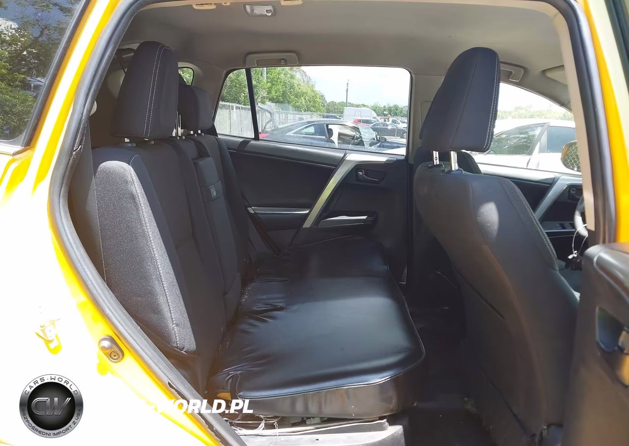 2018 Toyota Rav4 Hybrid Le VIN:JTMRJREV6JD249362 - 8