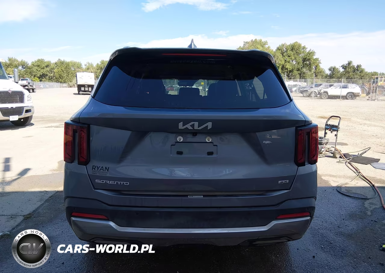 2024 Kia Sorento S VIN:5XYRLDJCXRG274120 - 16