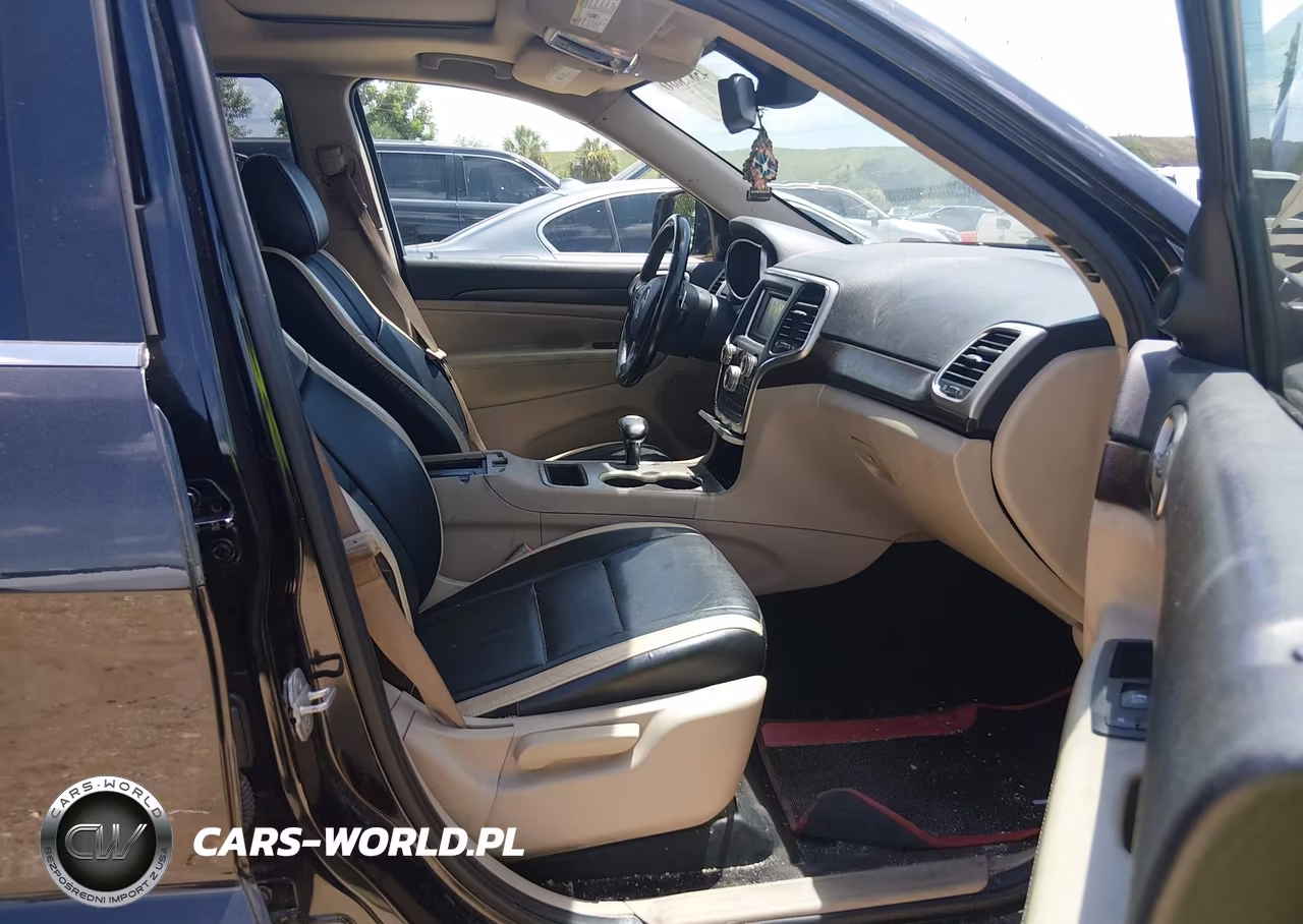 2014 Jeep Grand Cherokee Laredo VIN:1C4RJEAGXEC217204 - 5