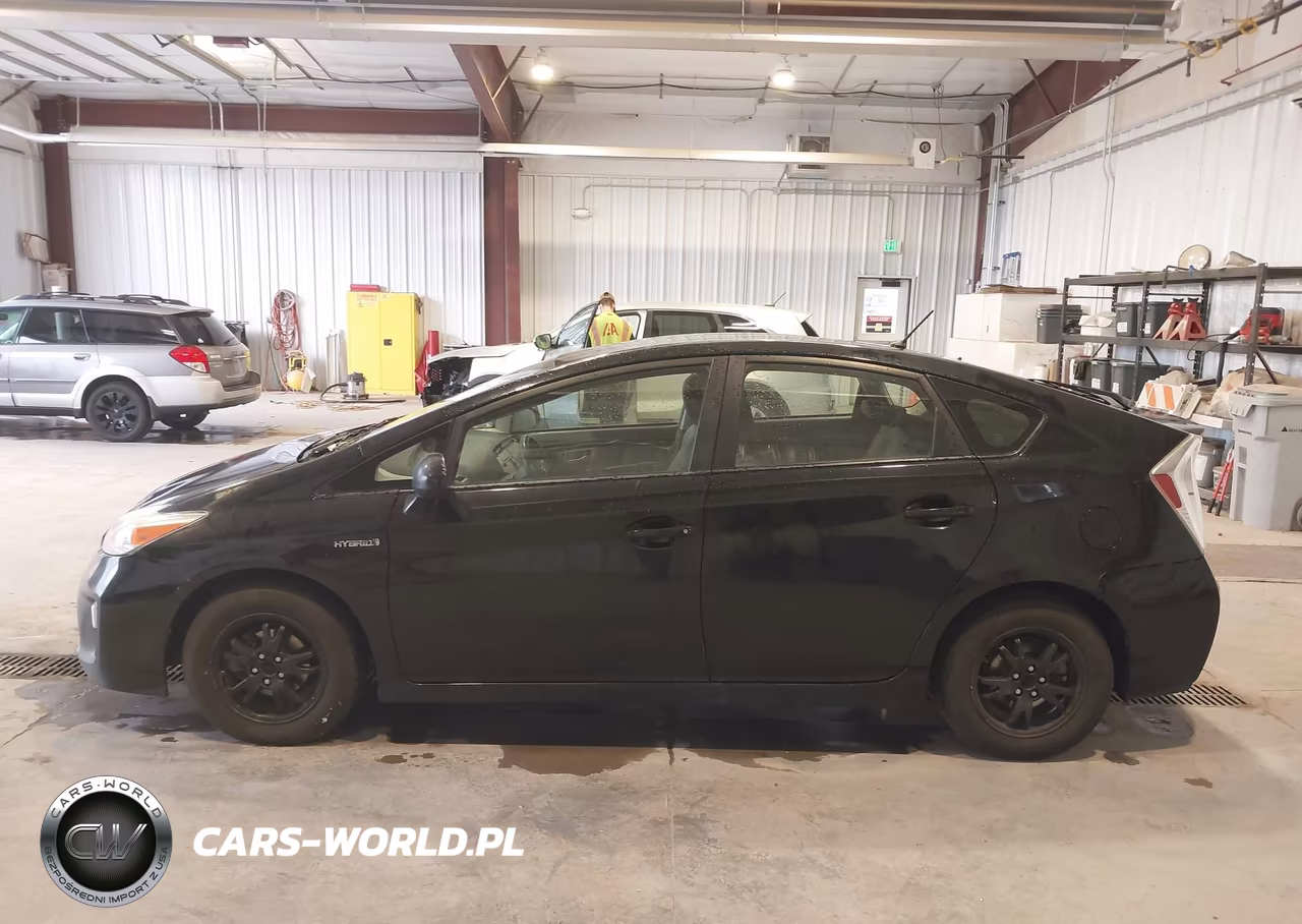 2014 Toyota Prius Two VIN:JTDKN3DU1E0379283 - 14