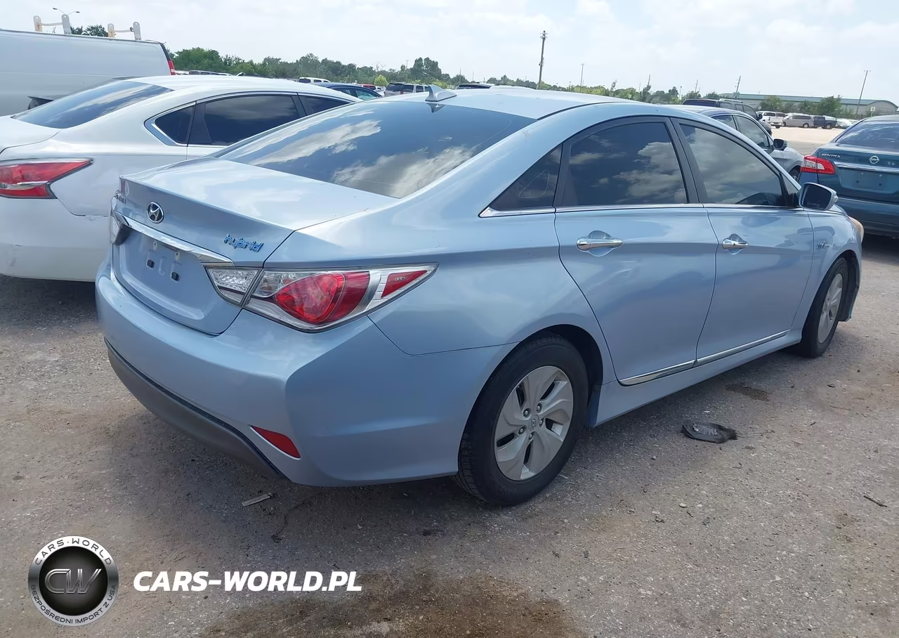 2015 Hyundai Sonata Hybrid VIN:KMHEC4A47FA120964 - 4