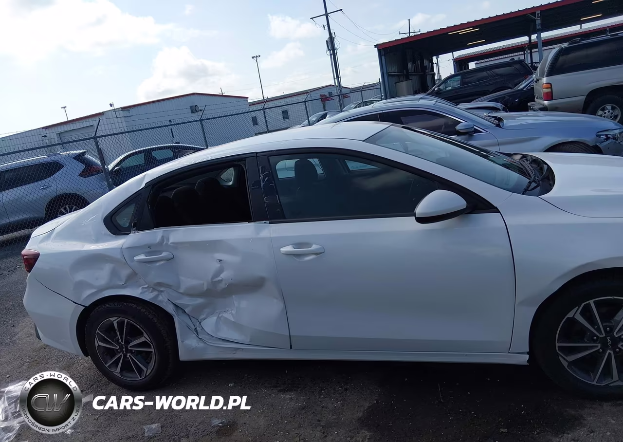 2023 Kia Forte Lx-Lxs VIN:3KPF24AD3PE668356 - 13